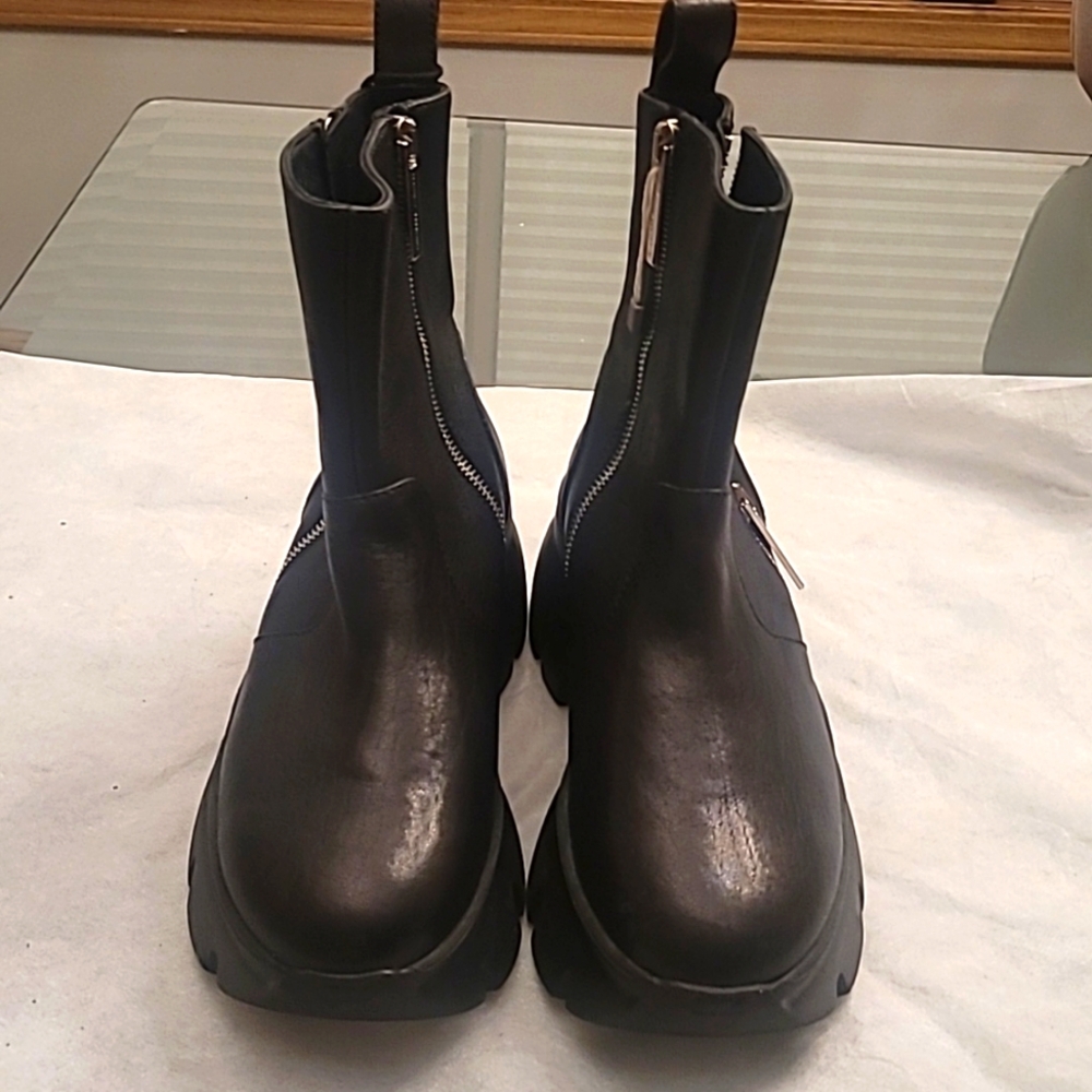 Giuseppe Zanotti 7.5 black boots NWT
